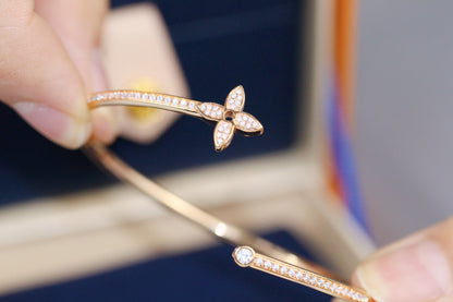 „Glow Jewelry“ IDYLLE ARMBAND AUS ROSÉGOLD, OFFEN, MIT DIAMANTEN BESETZT