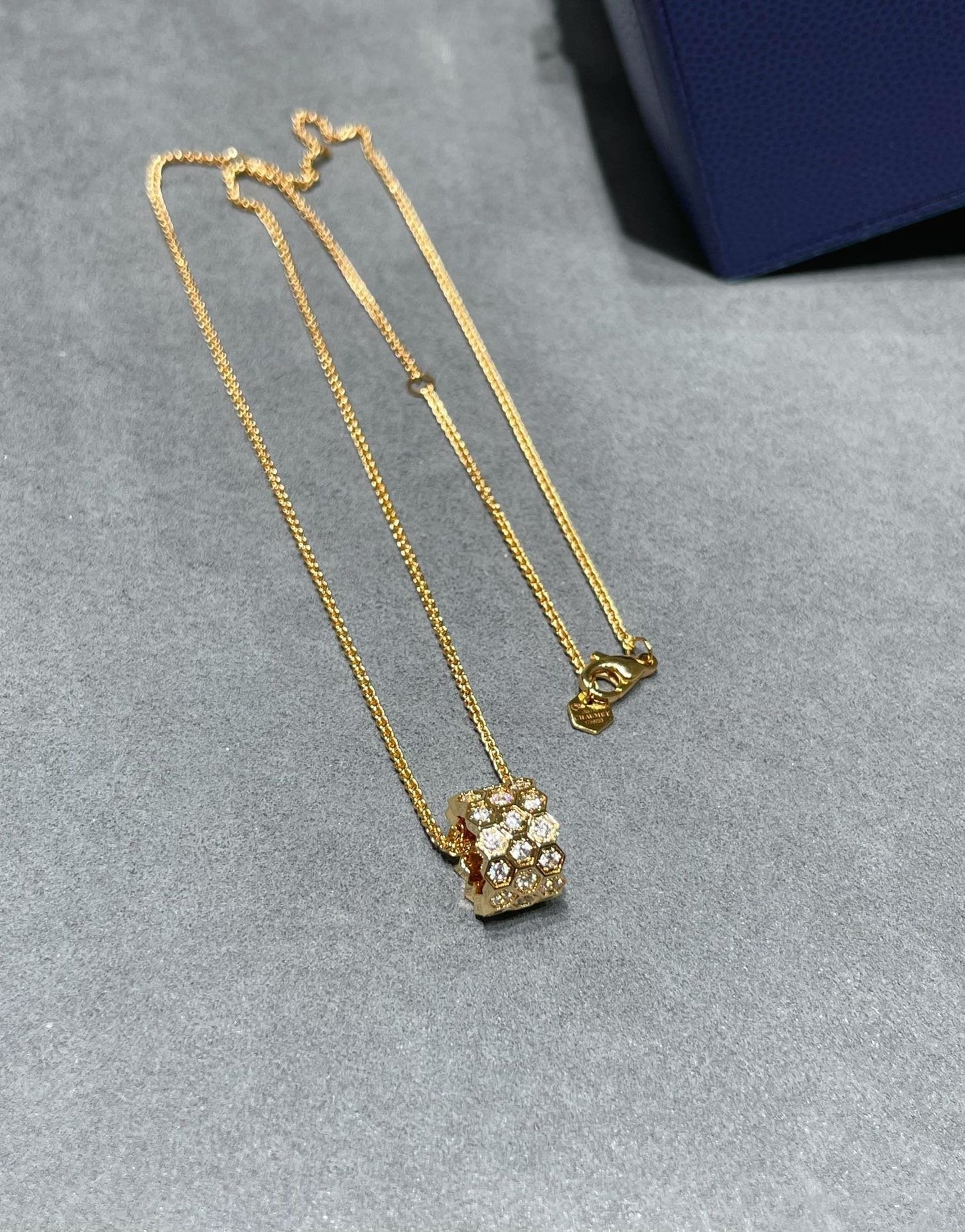 ¡®Glow Jewelry¡¯BEE LOVE DIAMOND PAVED 3 ROW NECKLACE