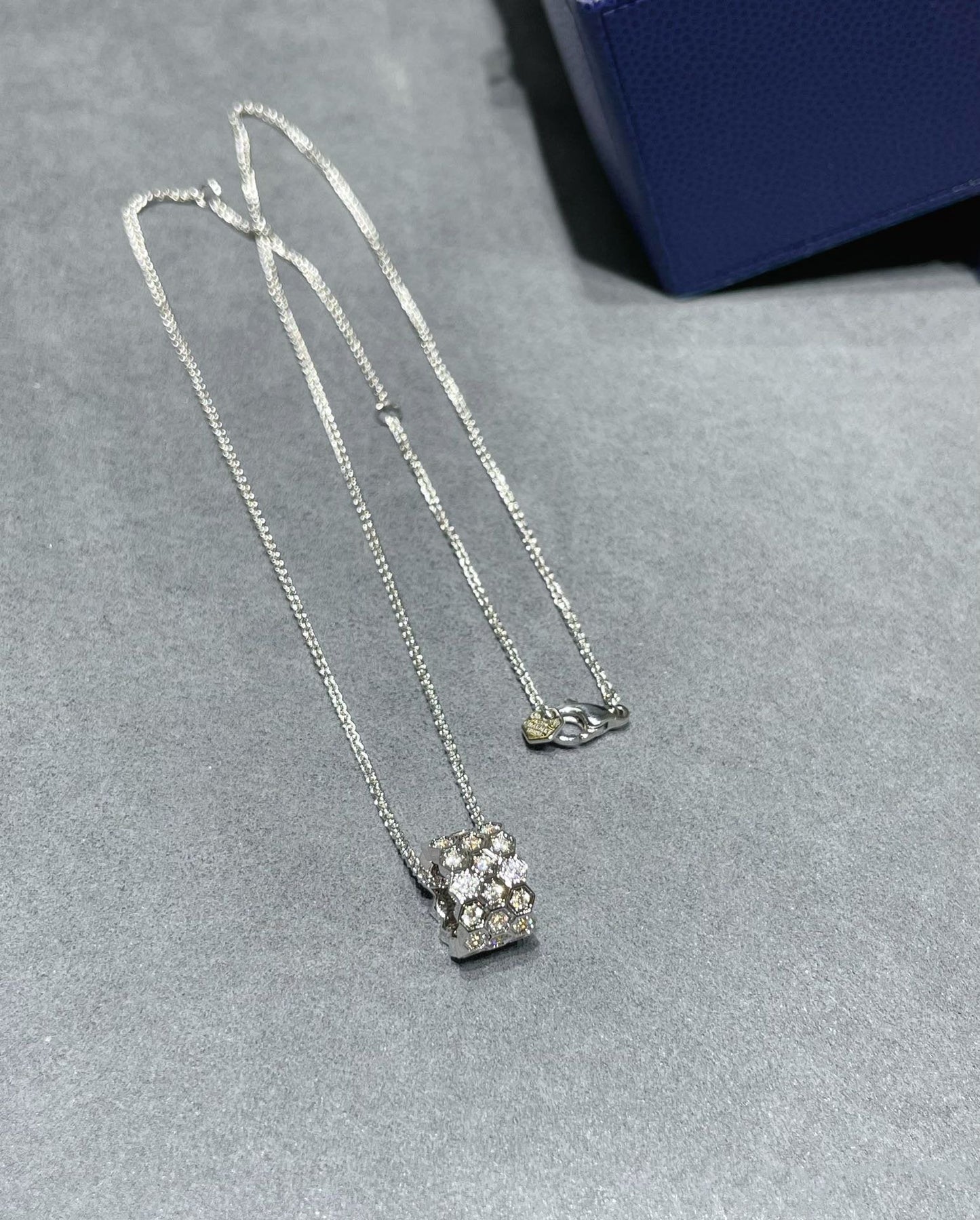 [Glow Jewelry]BEE LOVE DIAMOND PAVED 3 ROW NECKLACE