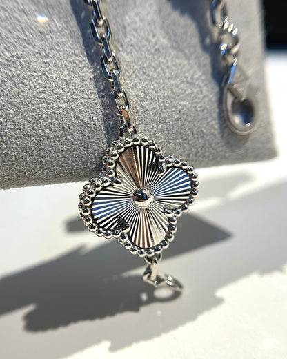 [Glow Jewelry] 新着クローバー5モチーフレーザーブレスレットコレクション