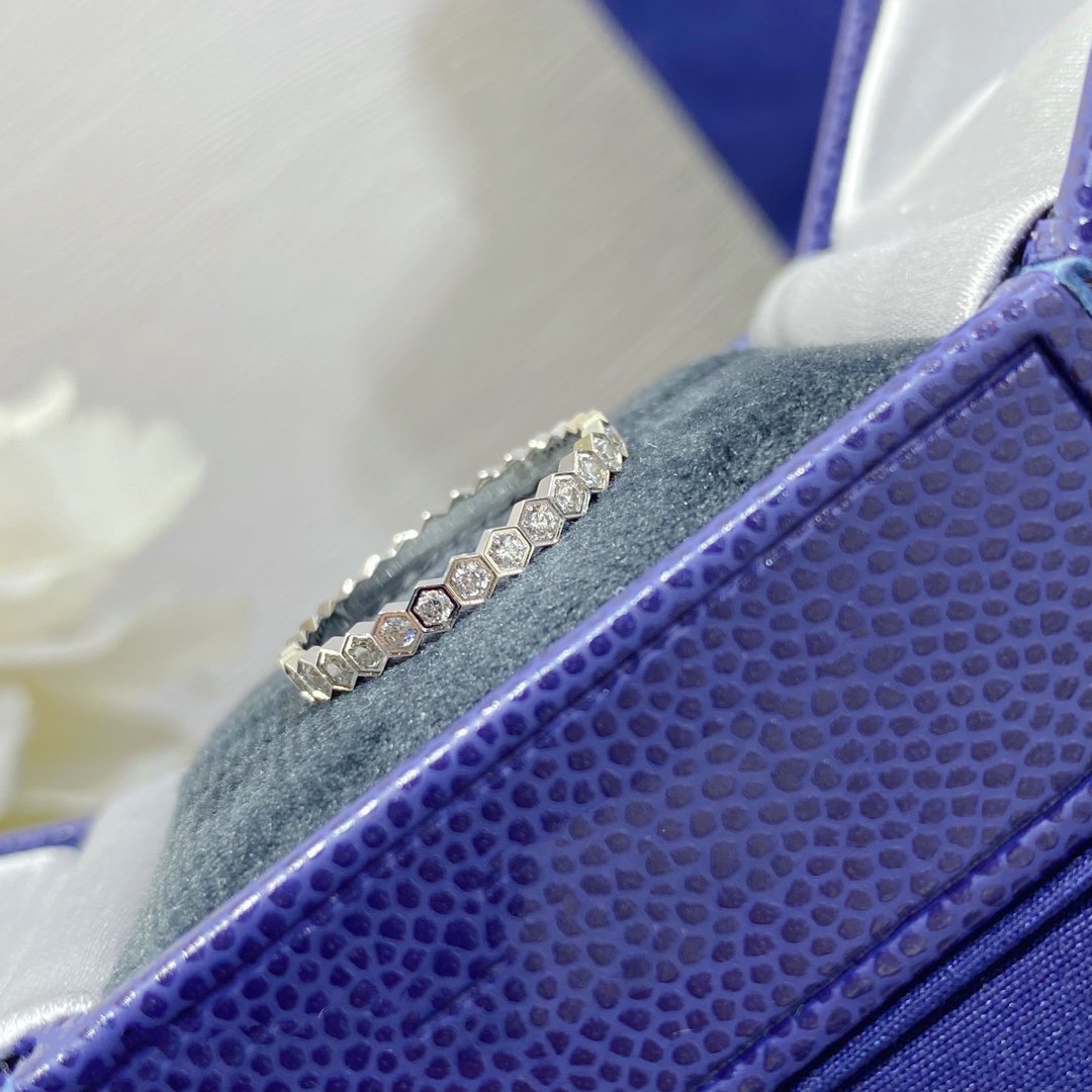 ¡®Glow Jewelry¡¯BEE LOVE DIAMOND PAVED SMALL RING