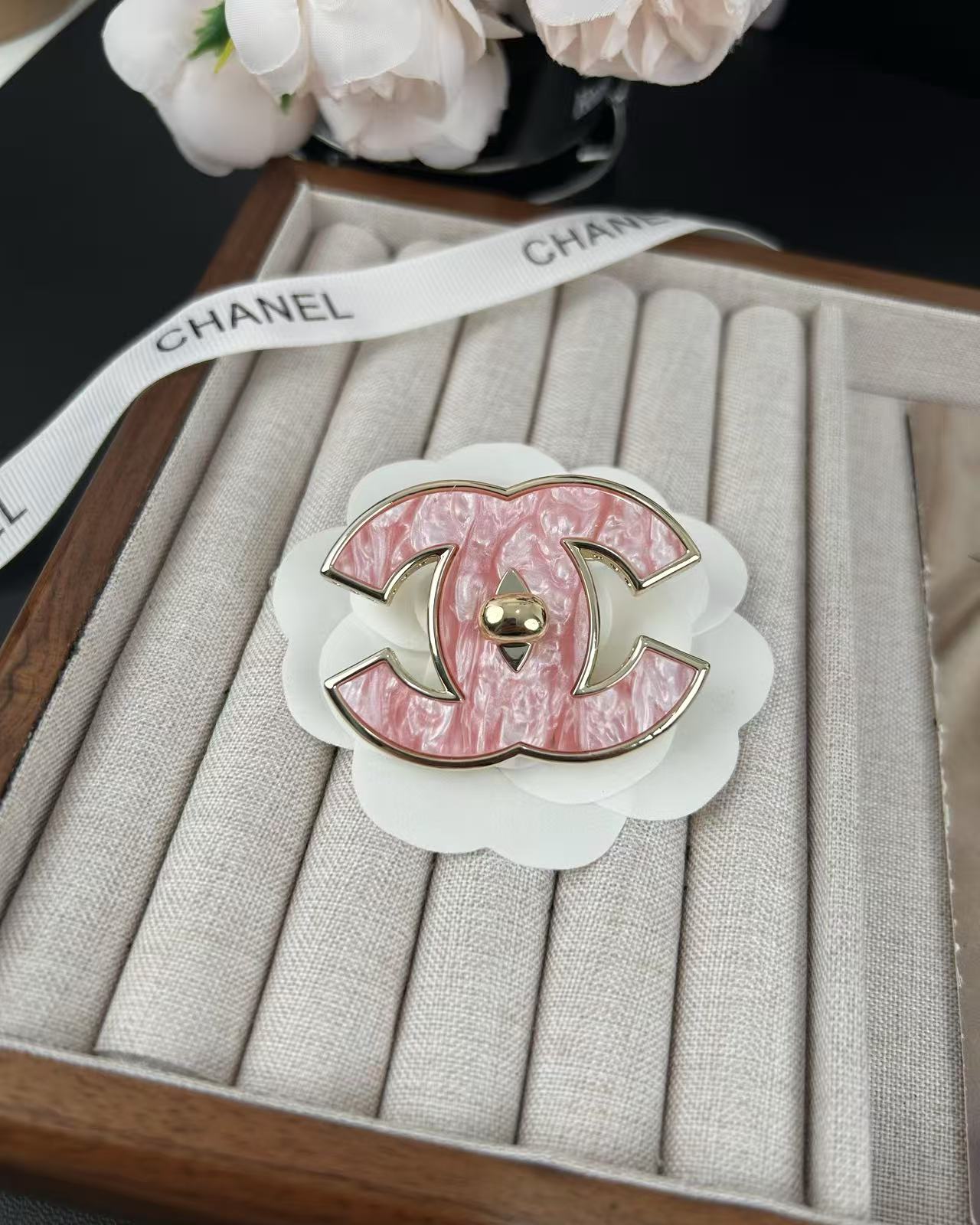 [Glow Jewelry]Pink Resin Classic Brooch 5cm
