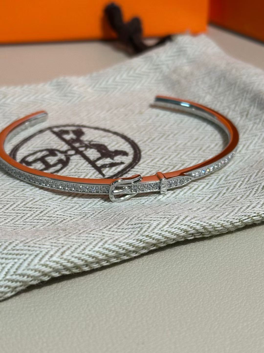 [Glow Jewelry]DIAMOND-ENCRUSTED BRACELET THREE COLORS
