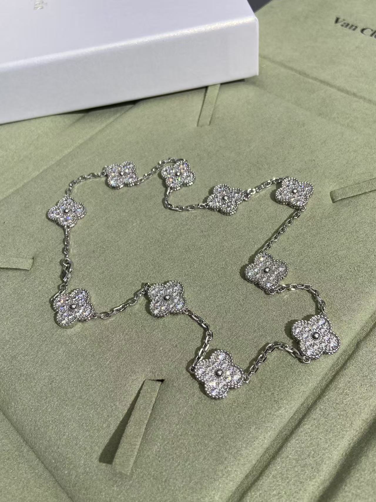 [Glow Jewelry]CLOVER 10 MOTIFS  FULL DIAMOND NECKLACE
