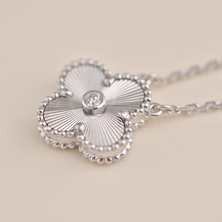 „Glow Jewelry“ KLEEBÜGEL 15MM DIAMANT LASER HALSKETTE SILBER