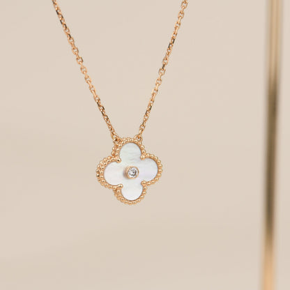 „Glow Jewelry“ KLEE 15MM DIAMANT WEISSE FRITILLARIA-HALSKETTE