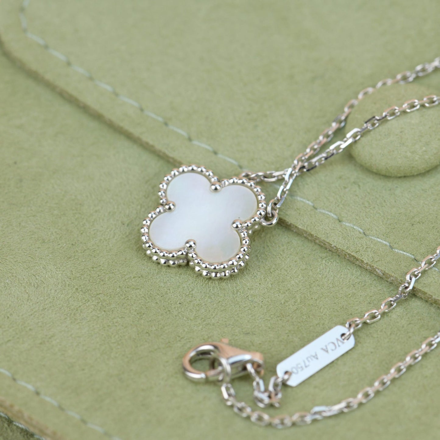 [Glow Jewelry]CLOVER  15MM WHITE MOTHER-OF-PEARL SILVER