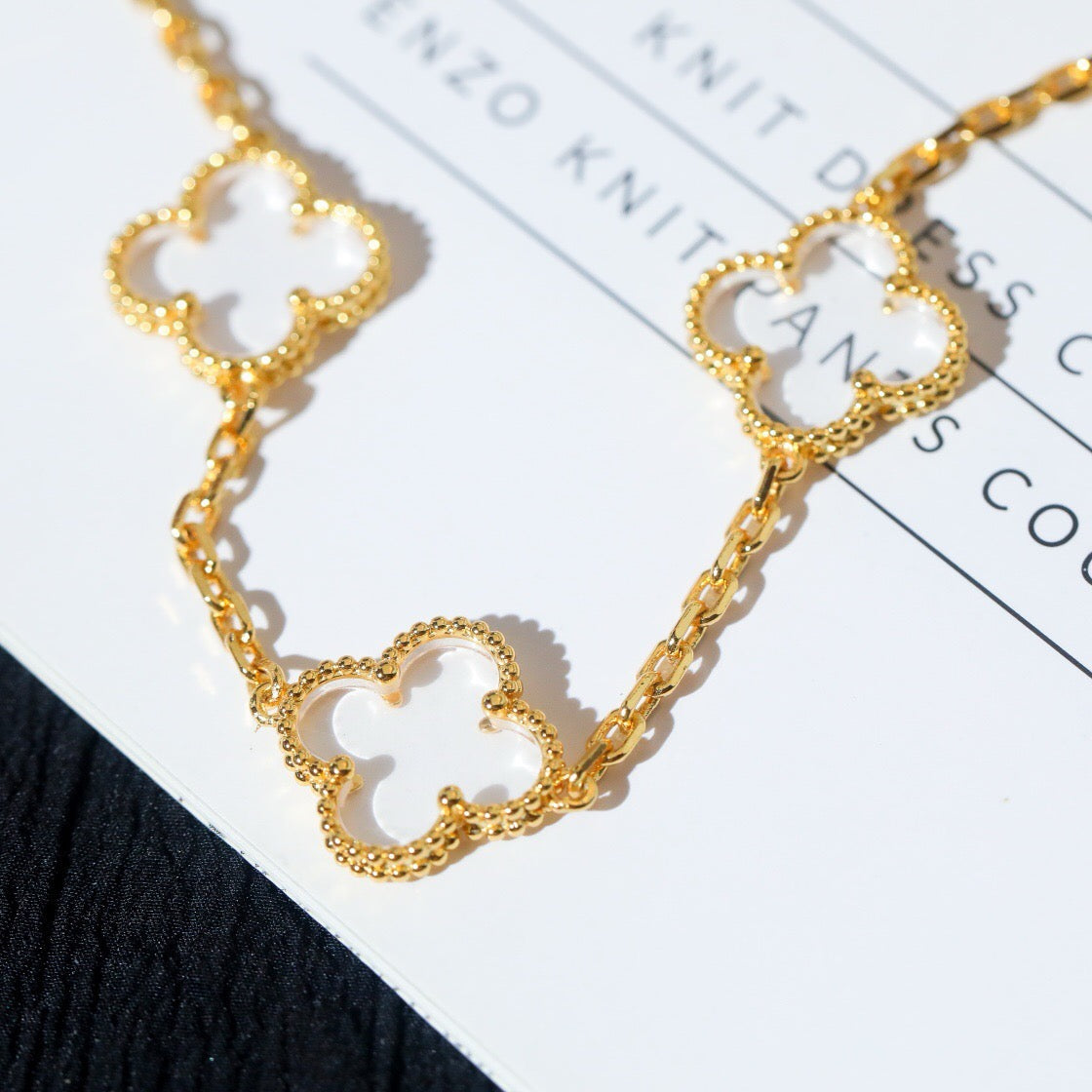 [Glow Jewelry]Neues ROCK CRYSTAL ARMBAND MIT 5 KLEEBLÄTTERN