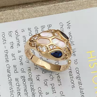[Glow Jewelry]BRAND NEW ASSORTED SNAKE HEAD MOTHER OF PEARL RINGS