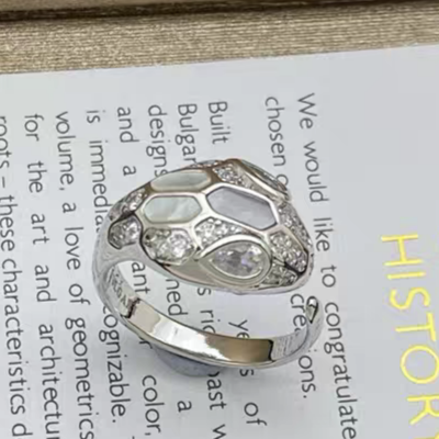 [Glow Jewelry]BRAND NEW ASSORTED SNAKE HEAD MOTHER OF PEARL RINGS