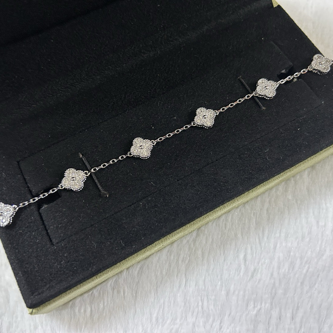 [Glow Jewelry]Neues Kleeblatt-Armband mit 6 Diamantmotiven
