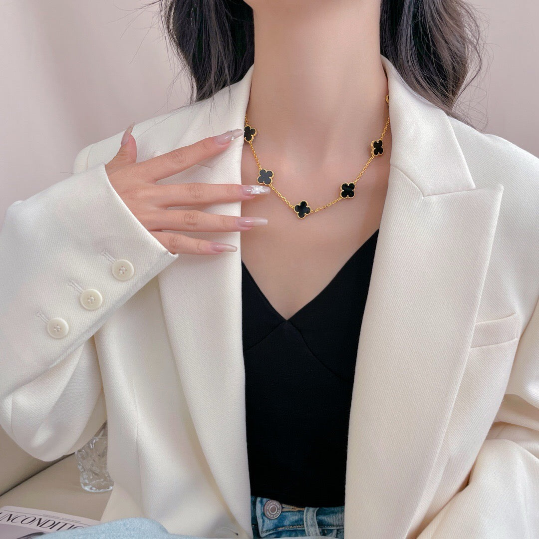 „Glow Jewelry“ KLEE-KETTE MIT 10 MOTIVEN AUS ONYX