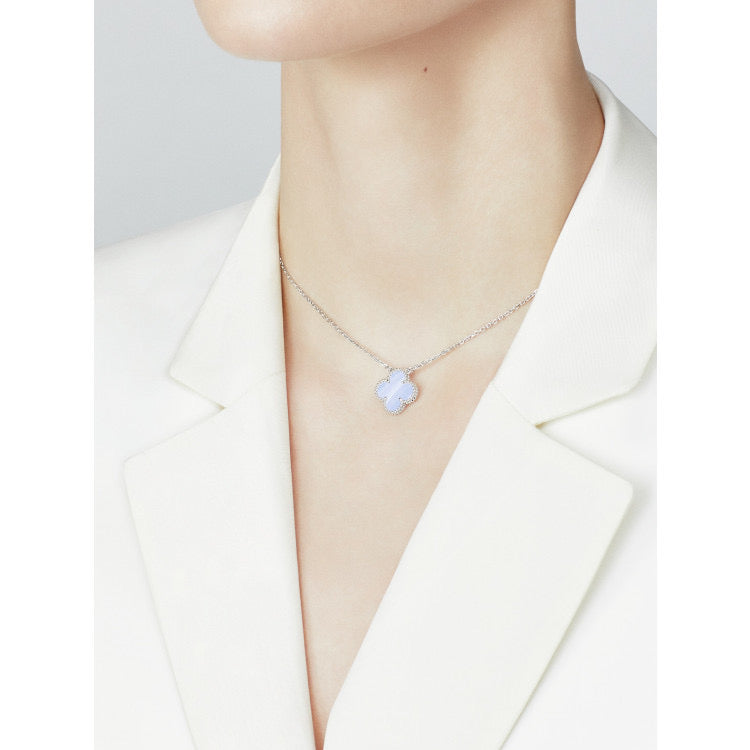 [Glow Jewelry]CLOVER 15MM BLUE CHALCEDONY NECKLACE SILVER