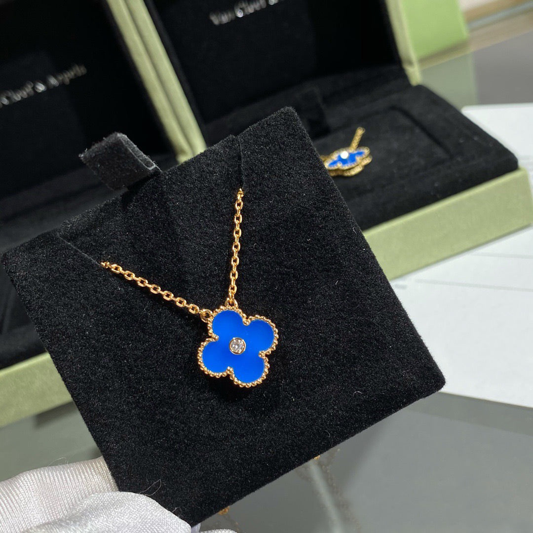 [Glow Jewelry]CLOVER 15MM DIAMOND AND BLUE AGATE NECKLACE
