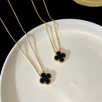 Glow Jewelry - Halskette mit einem 15 mm schwarzen Onyx-Kleeblattanhänger
