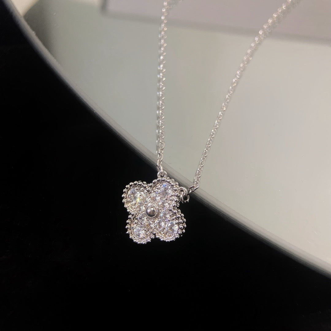 [Glow Jewelry]CLOVER 15MM DIAMOND SINGLE FLOWER NECKLACE