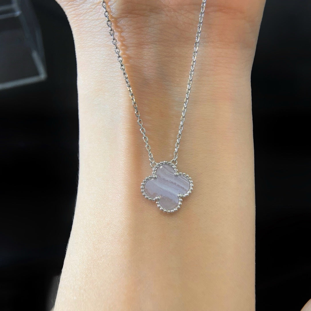 ¡®Glow Jewelry¡¯CLOVER 15MM BLUE CHALCEDONY NECKLACE SILVER