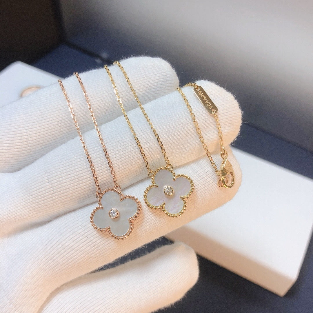 „Glow Jewelry“ KLEE 15MM DIAMANT WEISSE FRITILLARIA-HALSKETTE