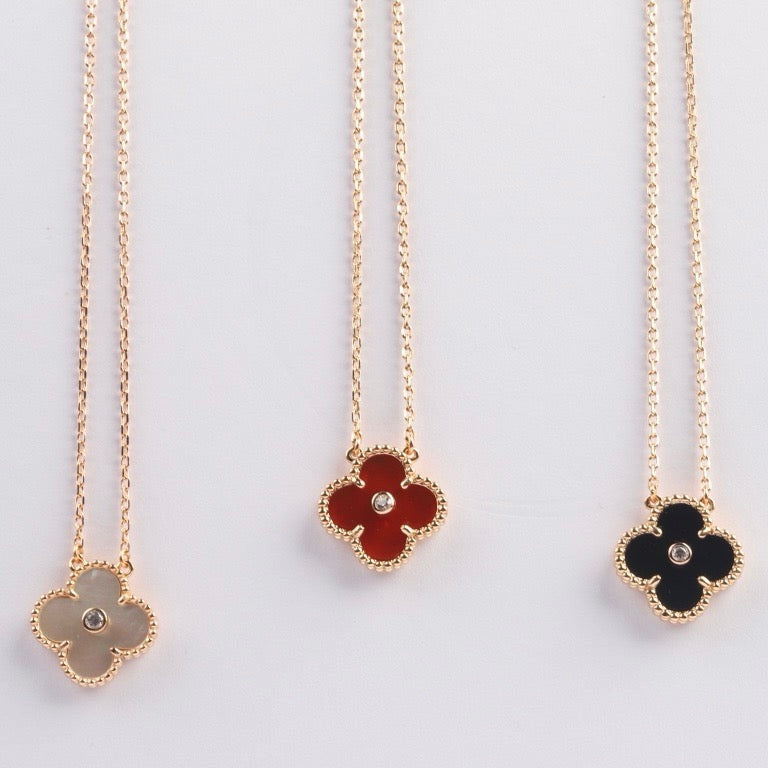 „Glow Jewelry“ Kleeblatt 15mm Diamant Karneol Halskette