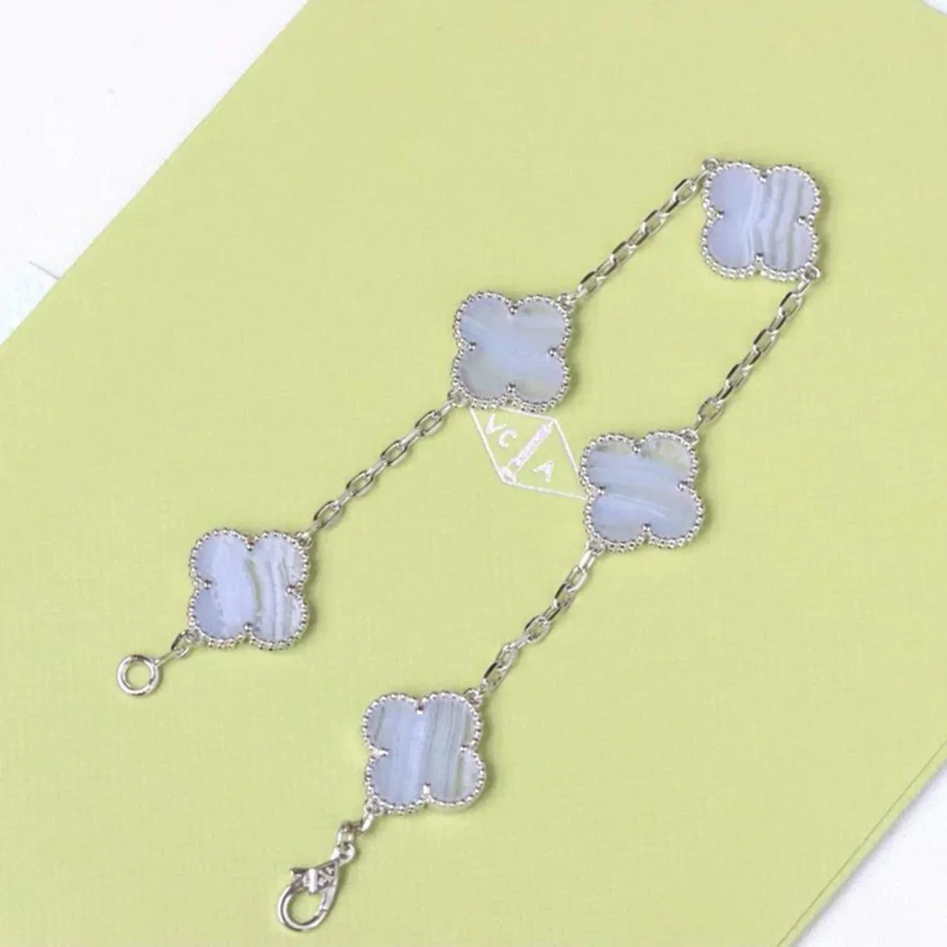 [Glow Jewelry]Neue KOLLEKTION „CLOVER 5 MOTIF PURPLE CHALCEDONY BRACELET“