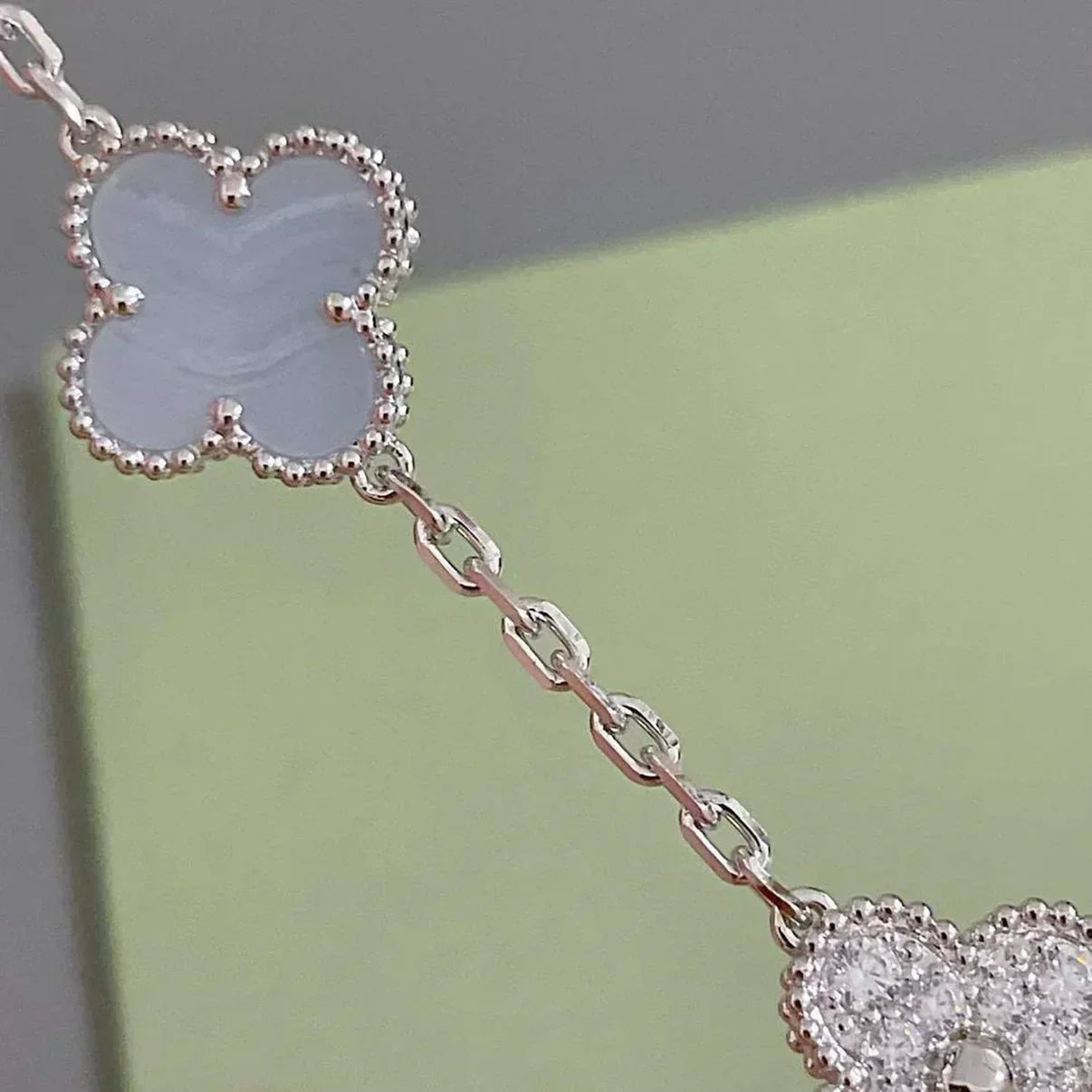 [Glow Jewelry] CLOVER 5 MOTIF PURPLE CHALCEDONY BRACELET COLLECTION
