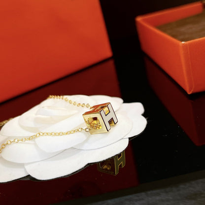 [Glow Jewelry]H WHITE SQUARE GOLD NECKLACE