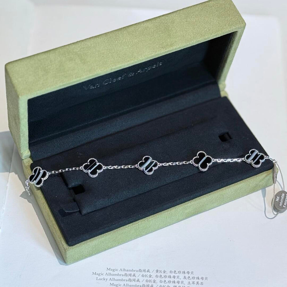 Glow Jewelry „CLOVER 5 MOTIF VEINED ONYX BRACELET“ SILBER
