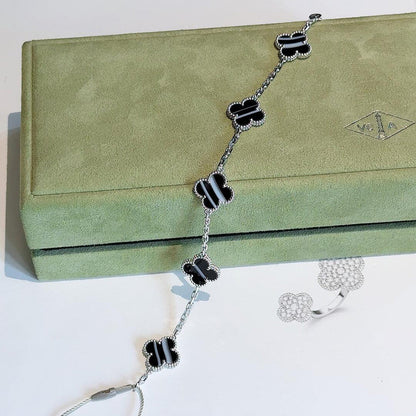 Glow Jewelry „CLOVER 5 MOTIF VEINED ONYX BRACELET“ SILBER