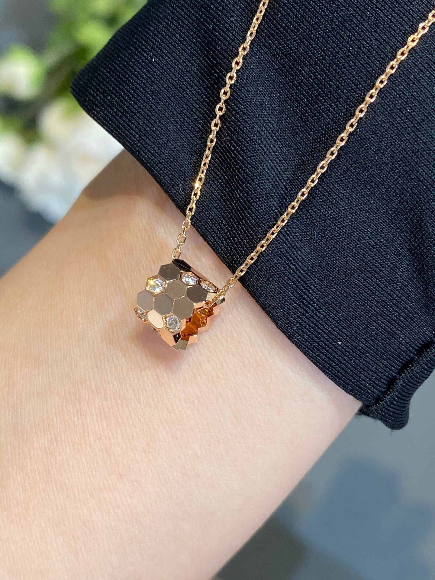 [Glow Jewelry]BEE LOVE DIAMOND NECKLACE