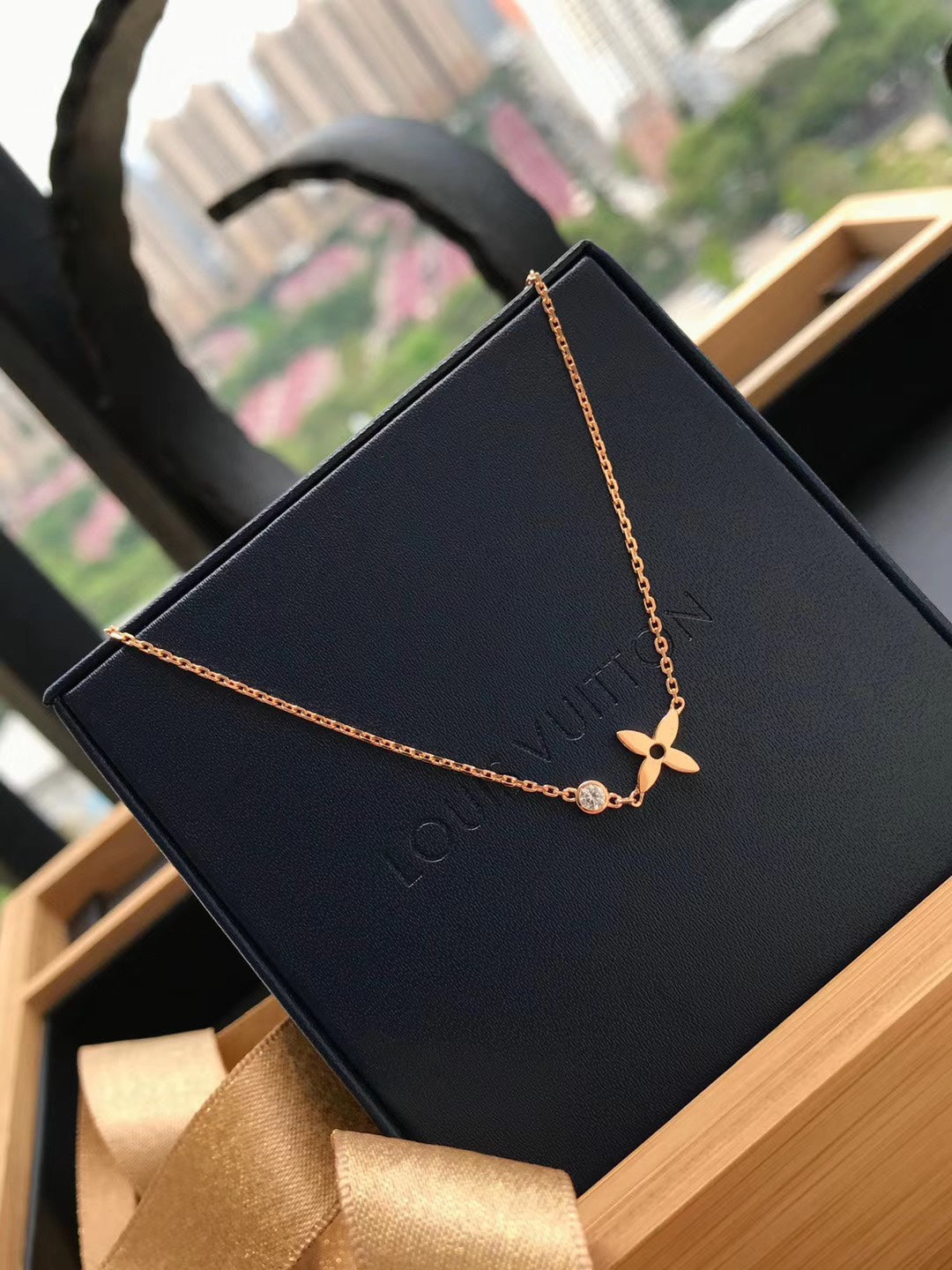 ¡®Glow Jewelry¡¯BLOSSOM PENDANT PINK GOLD AND DIAMOND