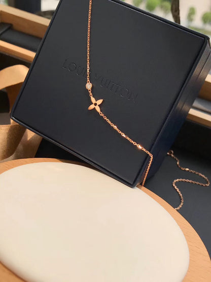 ¡®Glow Jewelry¡¯BLOSSOM PENDANT PINK GOLD AND DIAMOND
