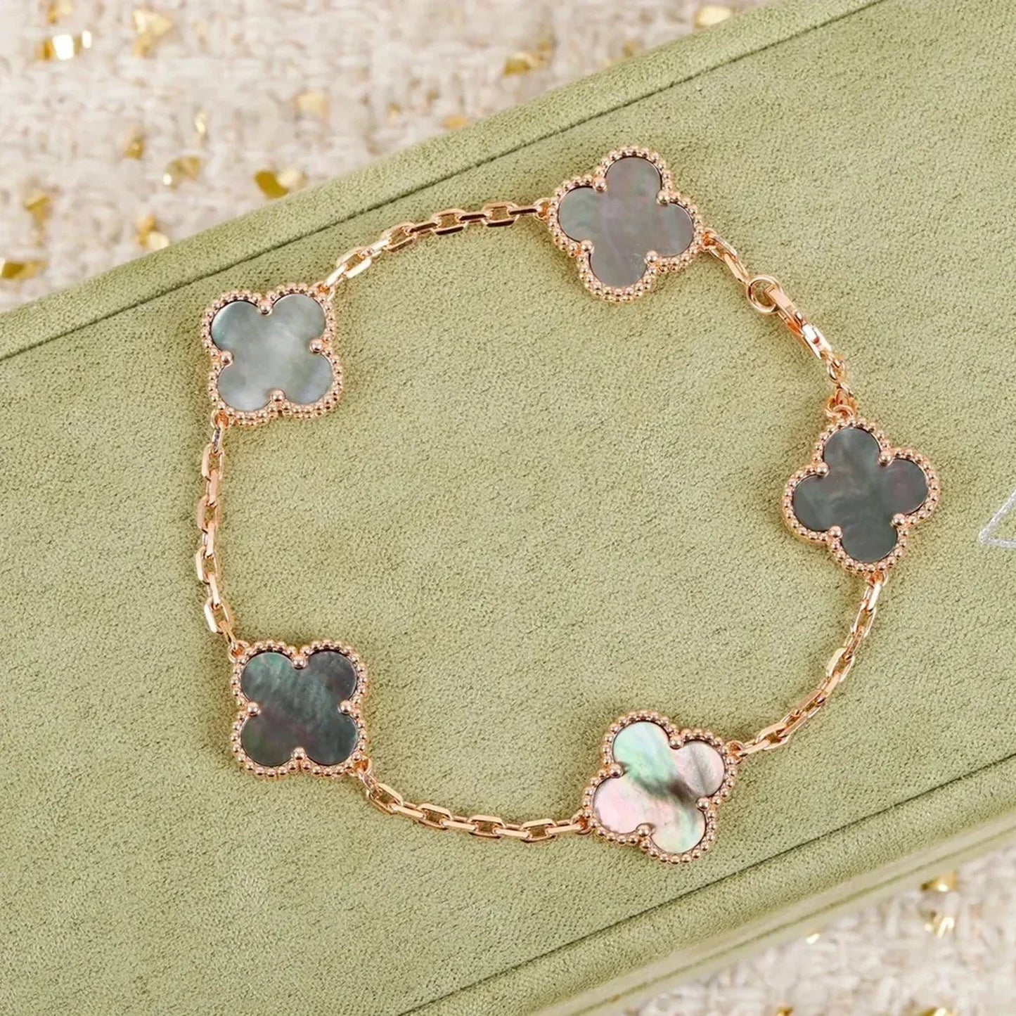 [Glow Jewelry]Neue KOLLEKTION: KLEEBATT 5 MOTIV GRAUER PERLMUTT-ARMBAND