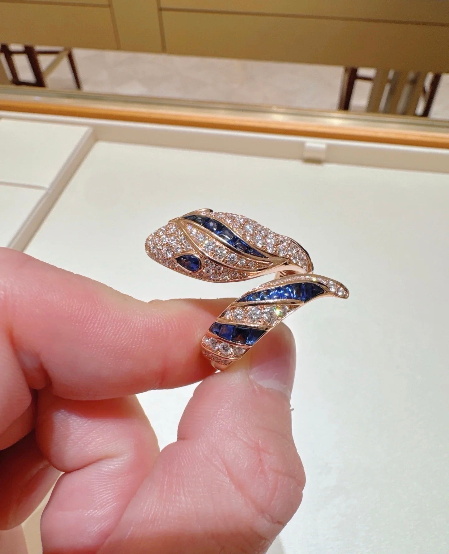 [Glow Jewelry]BRAND NEW LUXURY BLUE SNAKE RING