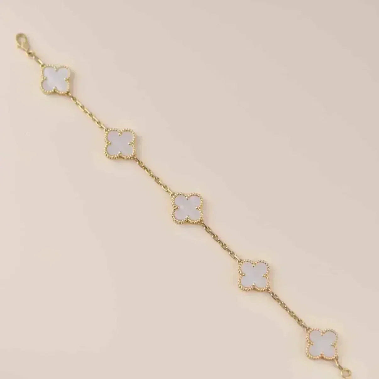 [Glow Jewelry]CLOVER WHITE PEARL MOP 5 MOTIF BRACELET COLLECTION
