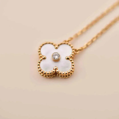 „Glow Jewelry“ KLEE 15MM DIAMANT WEISSE FRITILLARIA-HALSKETTE