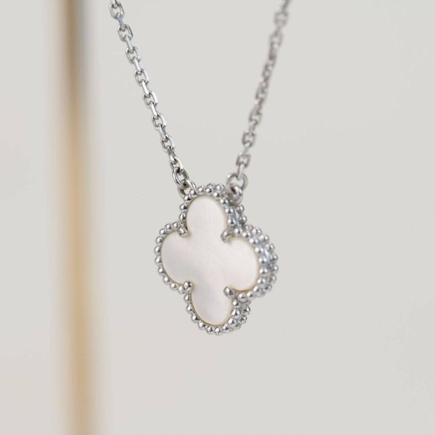 ¡®Glow Jewelry¡¯CLOVER  15MM WHITE MOTHER-OF-PEARL SILVER