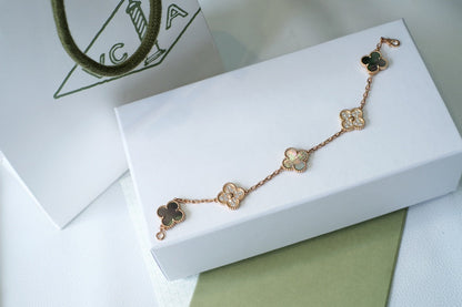 [Glow Jewelry]Neue KOLLEKTION: KLEEBATT 5 MOTIV GRAUER PERLMUTT-ARMBAND