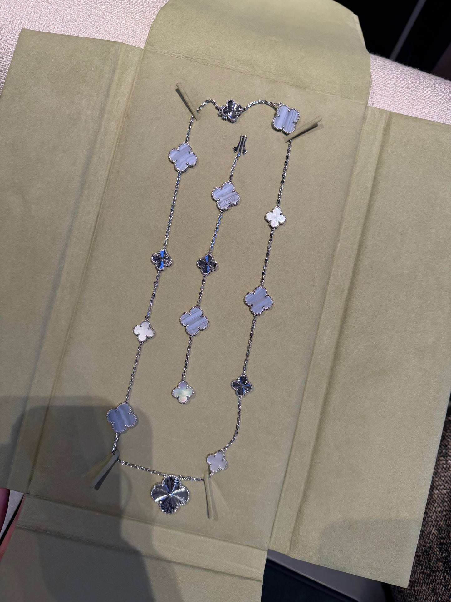 [¡®Glow Jewelry¡¯] 25 NEUE KLEE 15 MOTIVE LILA CHALCEDON