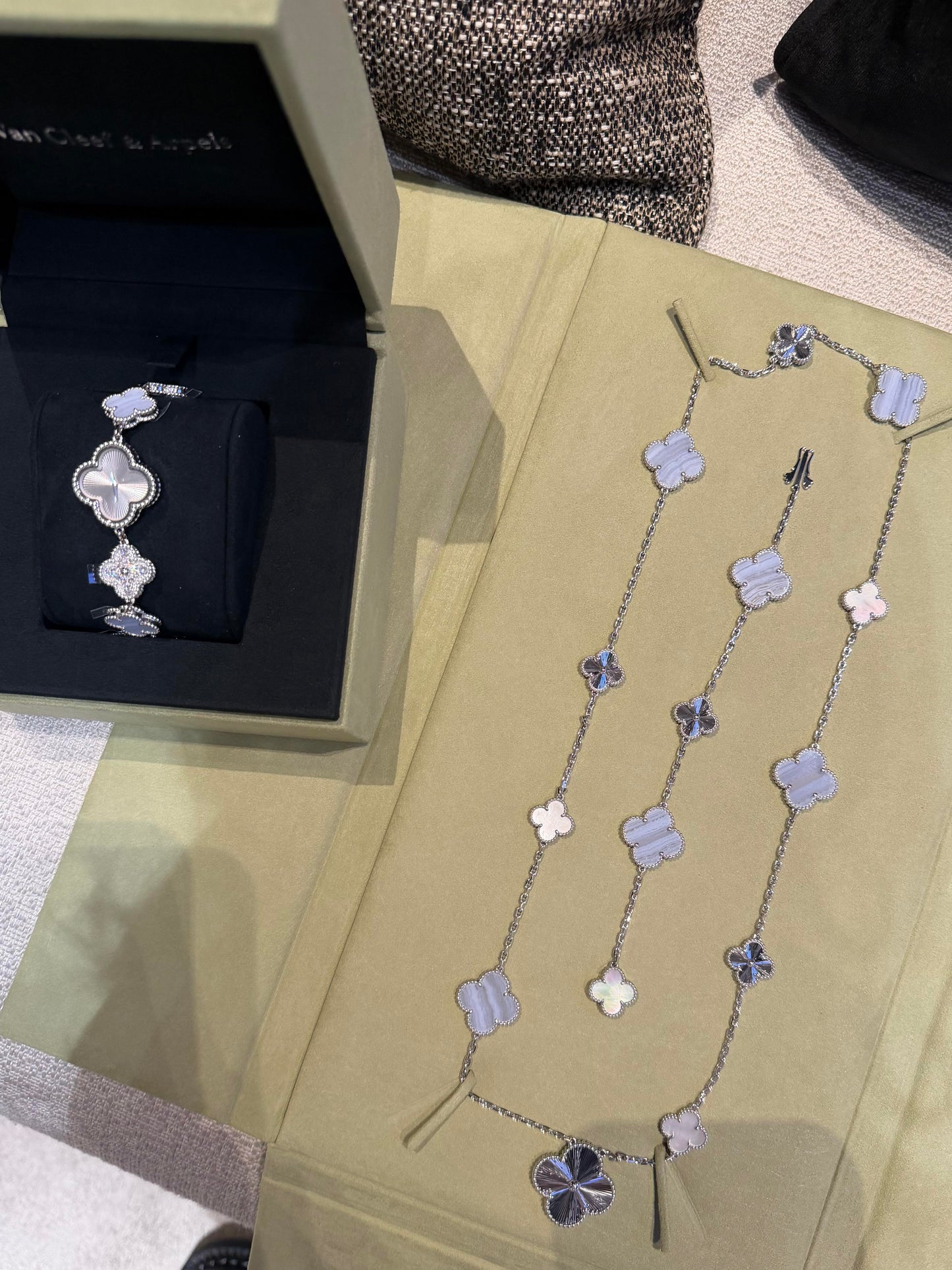 [¡®Glow Jewelry¡¯] 25 NEUE KLEE 15 MOTIVE LILA CHALCEDON