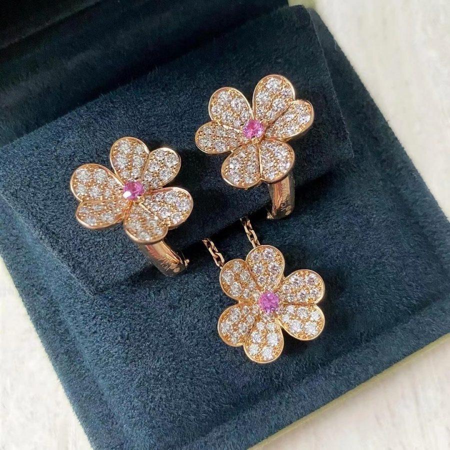 FRIVOLE ROSEGOLDENE BLUMEN-DIAMANT-HALSKE_EN GLOW JEWELRY_EN