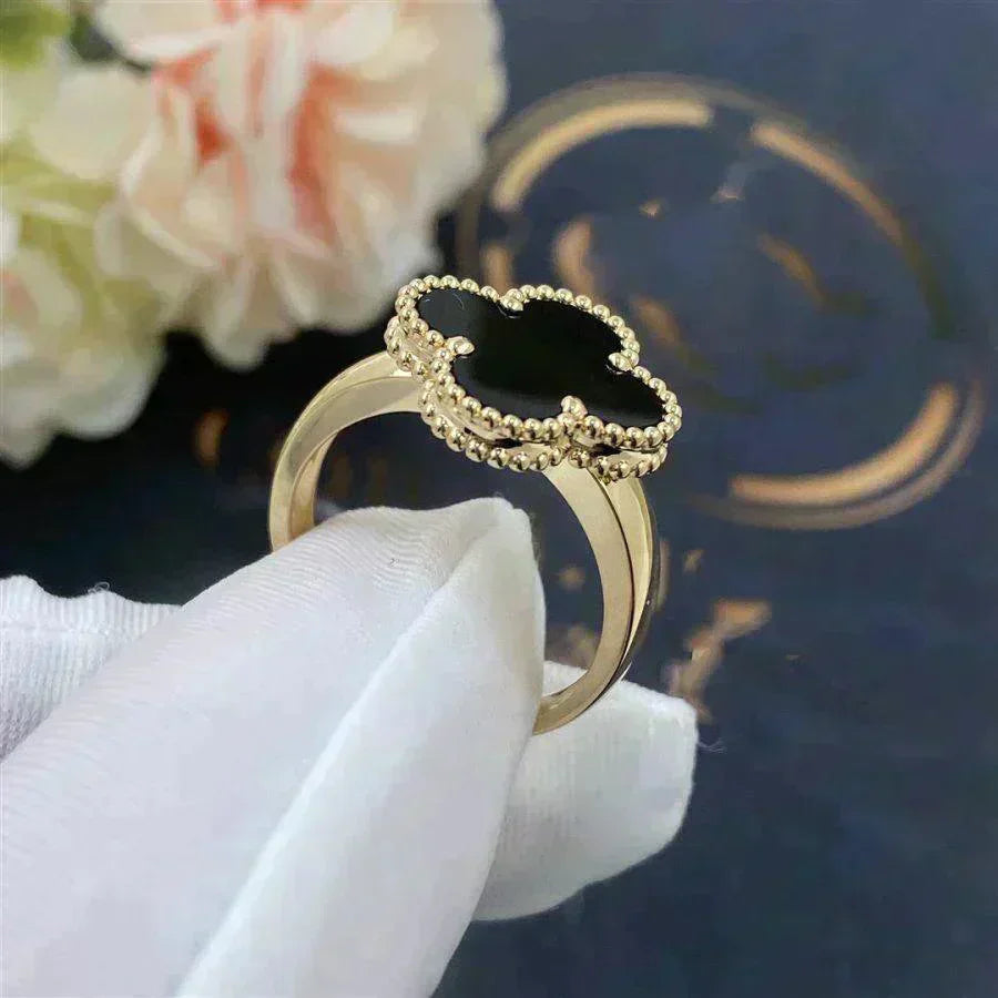 ¡®Glow Jewelry¡¯CLOVER ONYX RING
