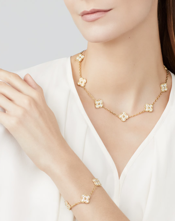 [¡®Glow Jewelry¡¯]CLOVER 10 MOTIFS FULL DIAMOND NECKLACE