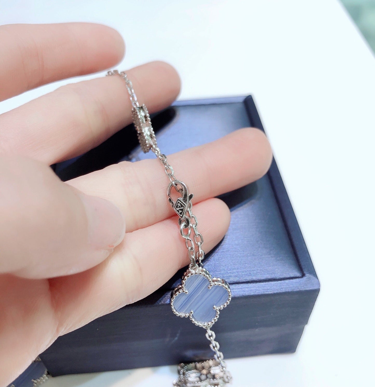 ¡®Glow Jewelry¡¯KLEE 10 MOTIVE CHALCEDON DIAMANTEN SILBERHALSKETTE