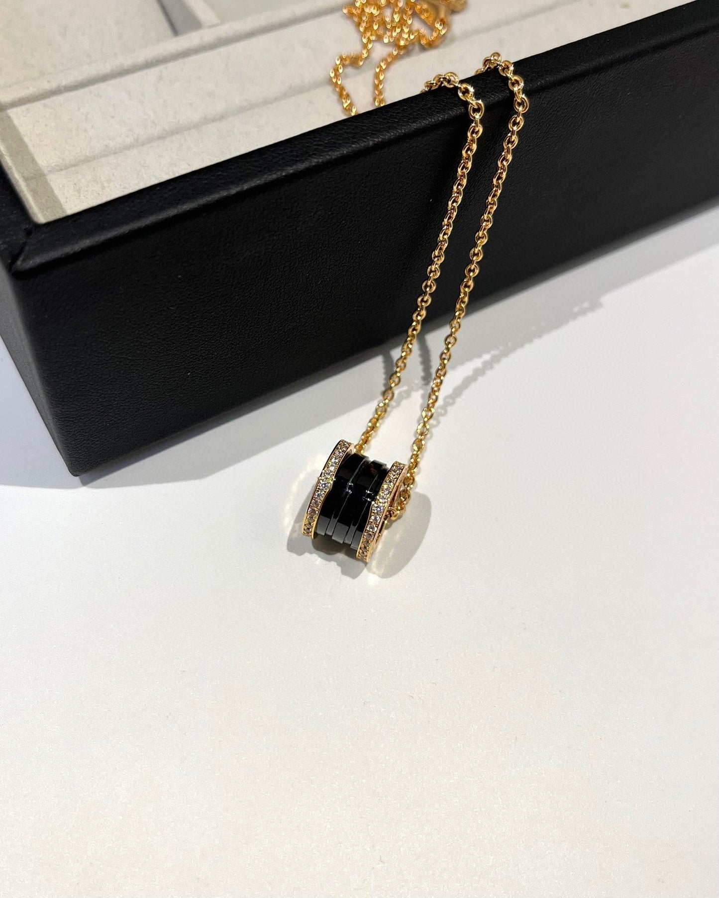 [Glow Jewelry]ZERO 1 BLACK CERAMIC DIAMOND PINK GOLD NECKLACE