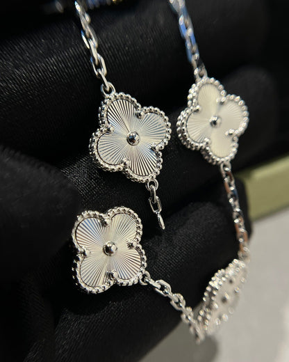 [Glow Jewelry] 新着クローバー5モチーフレーザーブレスレットコレクション