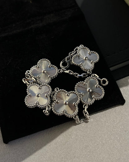 [Glow Jewelry] 新着クローバー5モチーフレーザーブレスレットコレクション