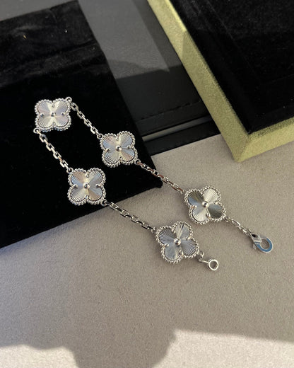 [Glow Jewelry] 新着クローバー5モチーフレーザーブレスレットコレクション