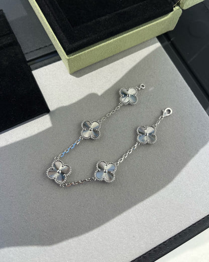 [Glow Jewelry] 新着クローバー5モチーフレーザーブレスレットコレクション